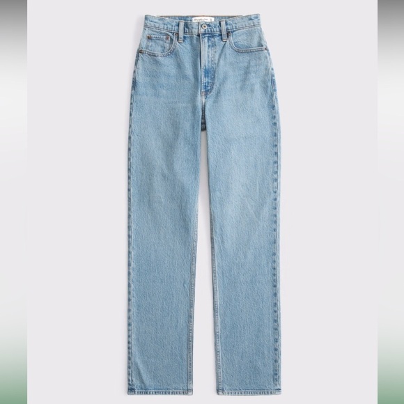 Abercrombie & Fitch Denim - Abercrombie & Fitch
The 90s Straight Ultra High Rise 24 00